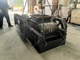 2pgc600*750双齿辊TX010.TV糖心发往湖南娄底破碎煤块